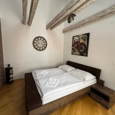 Ultimate Group Getaway - Three Of Everything! * ブラチスラヴァ