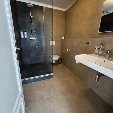 Lägenhet Ultimate Group Getaway - Three Of Everything! Bratislava